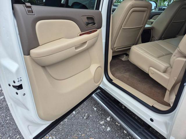Used 2013 Chevrolet Silverado 1500 LTZ w/ LTZ White Diamond Edition image 13