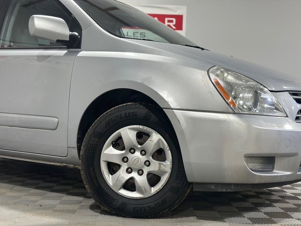 Used 2009 Kia Sedona FWD image 6