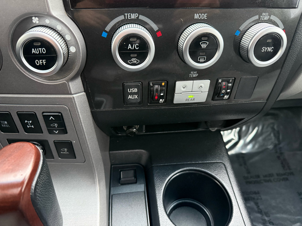 Used 2012 Toyota Sequoia Platinum image 38