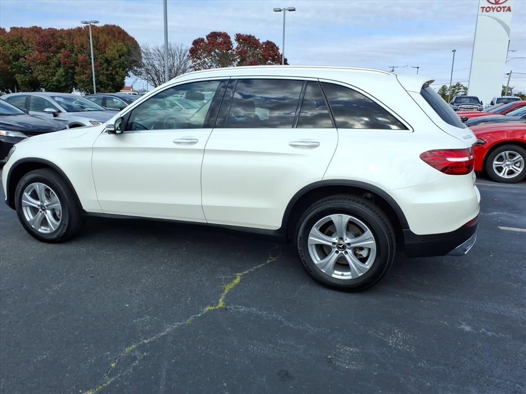 Used 2018 Mercedes-Benz GLC 300 4MATIC w/ Premium Package image 3