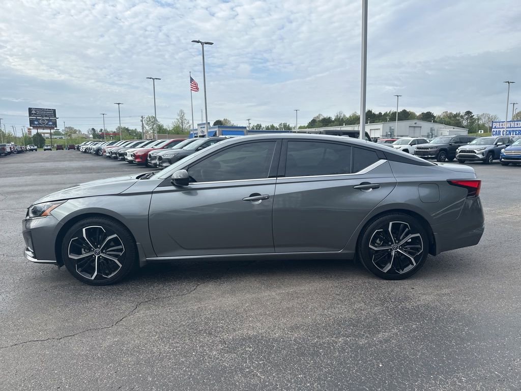 Used 2023 Nissan Altima 2.5 SR w/ SR Premium Package image 6