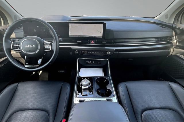 Certified 2025 Kia Carnival SX Prestige image 7