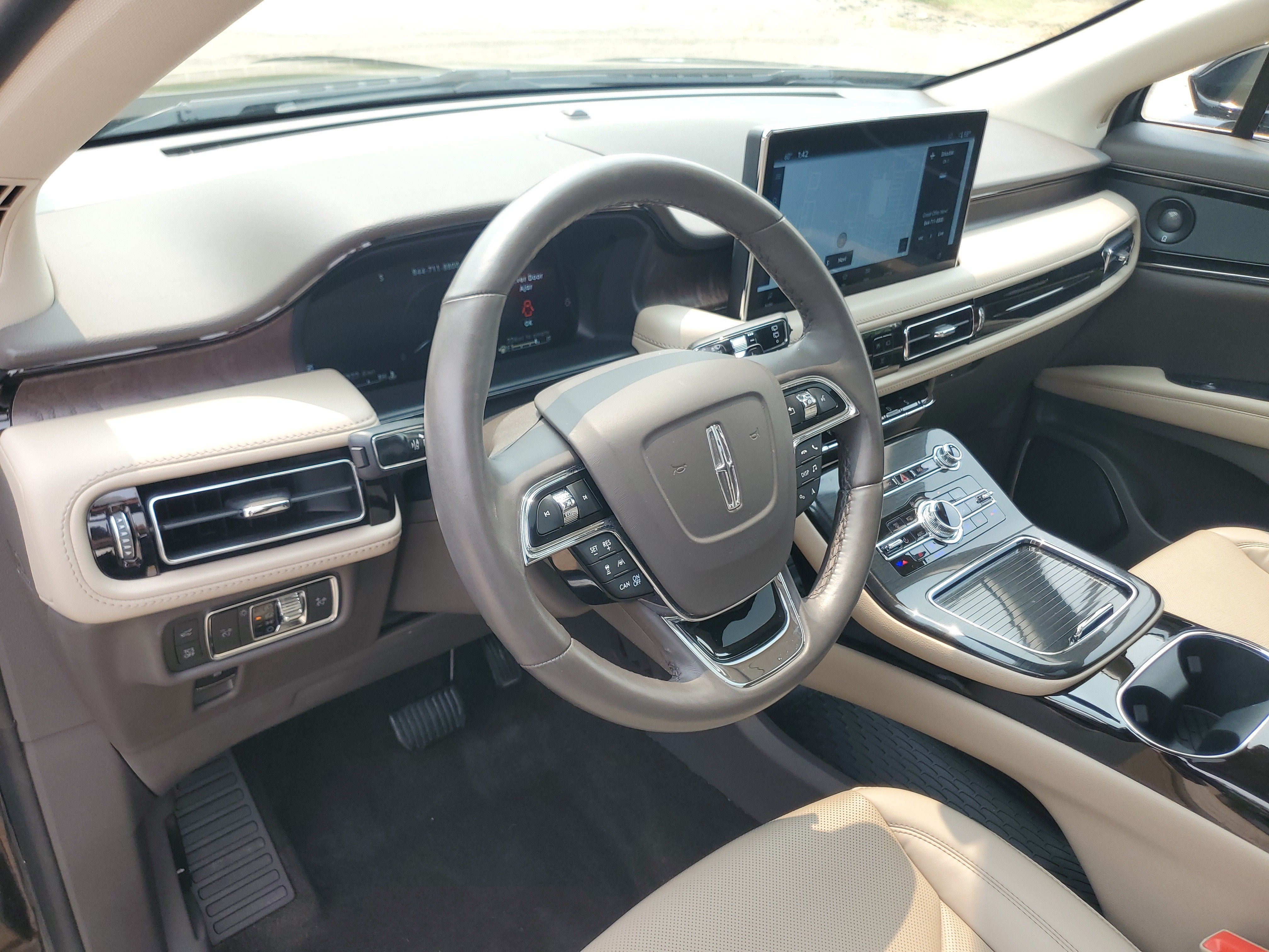 Used 2023 Lincoln Nautilus Reserve w/ Equipment Group 201A AWD/4WD image 13