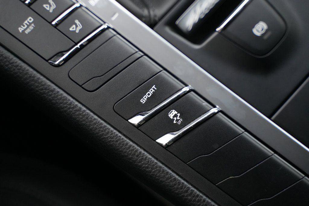 Used 2017 Porsche Macan w/ Driver Memory Package image 48