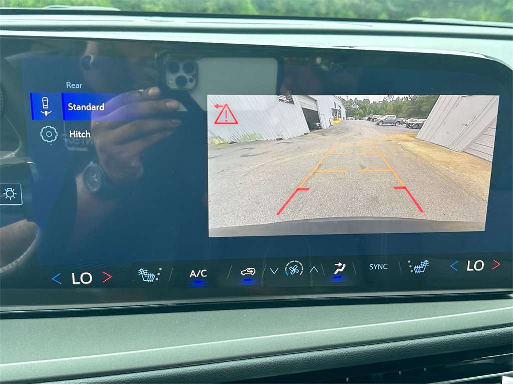 New 2026 Chevrolet Traverse LT image 28