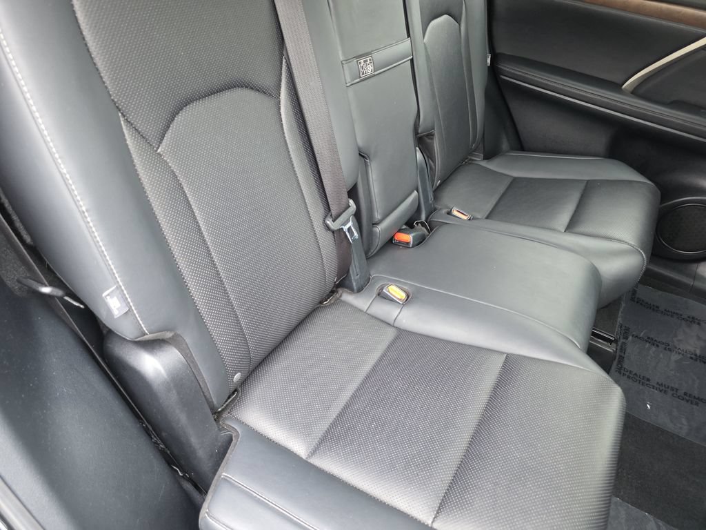 Used 2022 Lexus RX 350L FWD w/ Premium Package image 18
