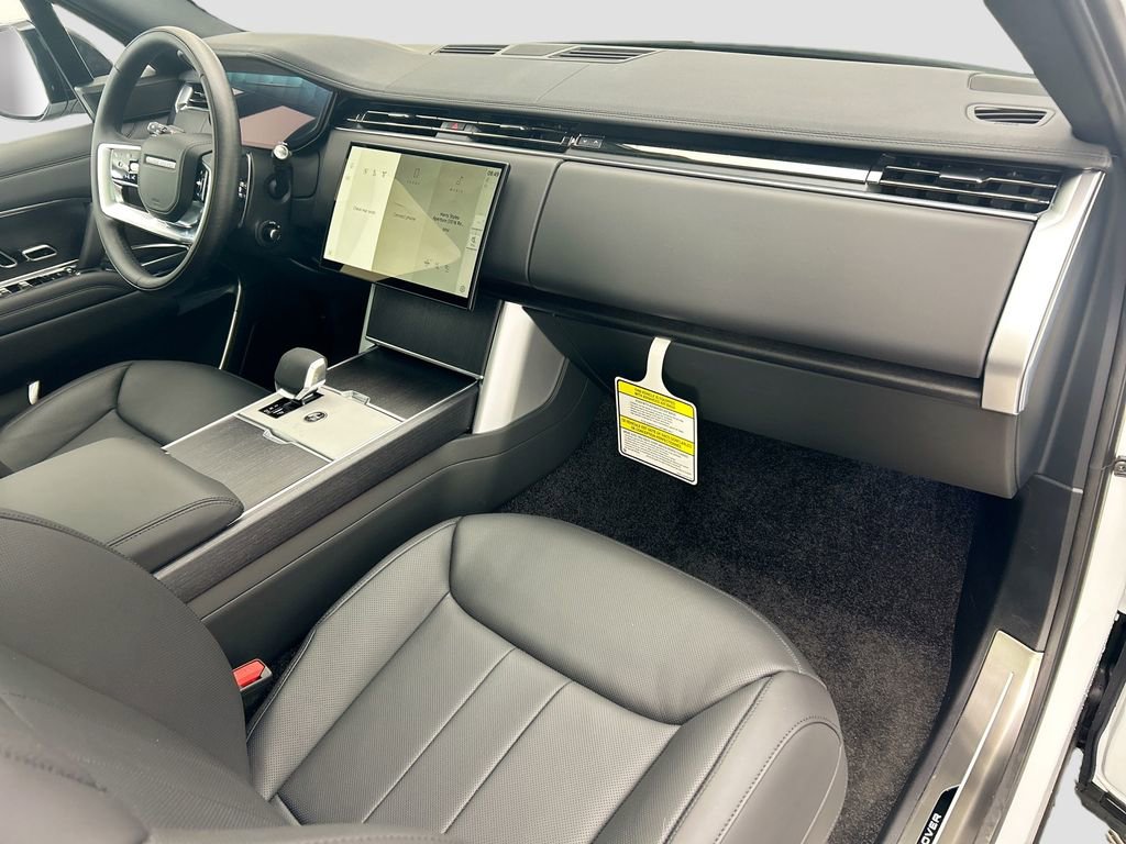 New 2026 Land Rover Range Rover Long Wheelbase SE image 17