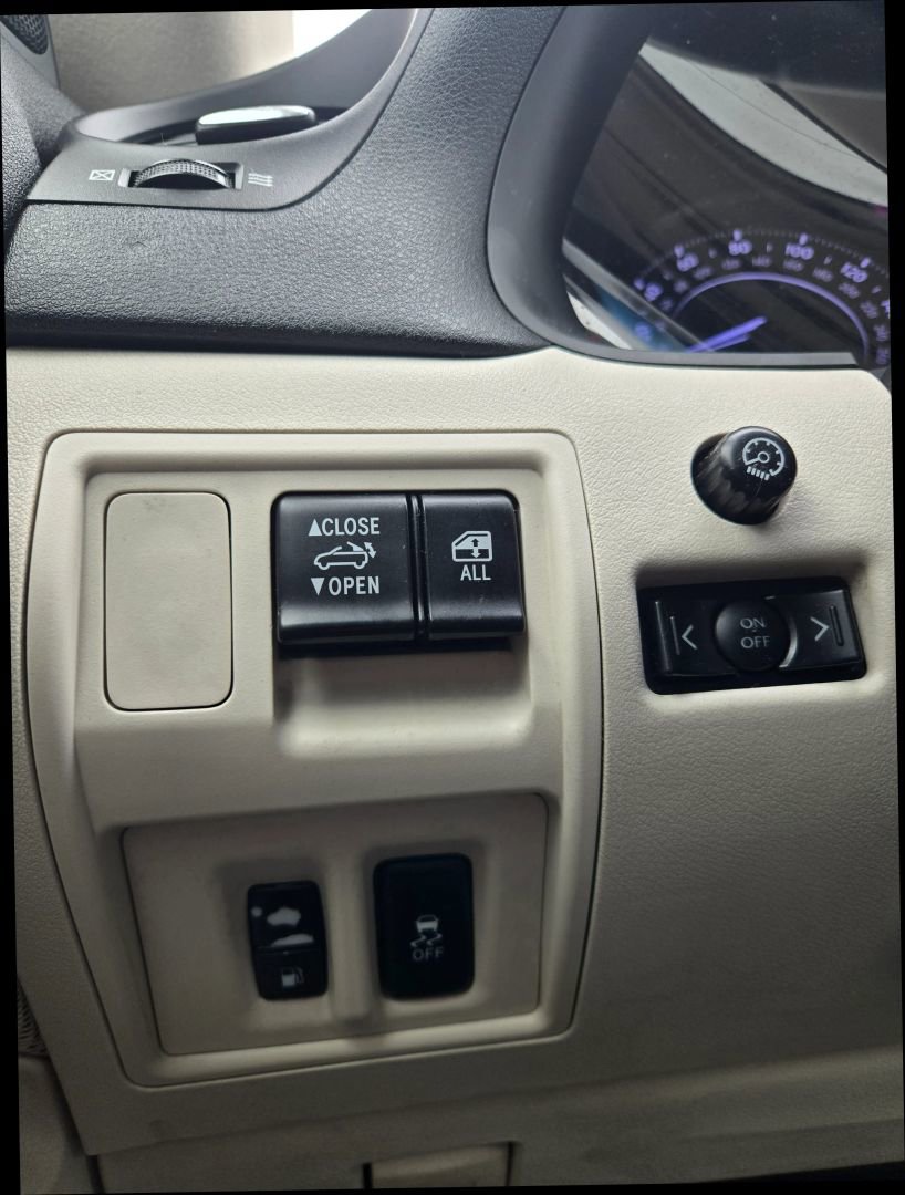 Used 2012 Lexus IS 250C image 25