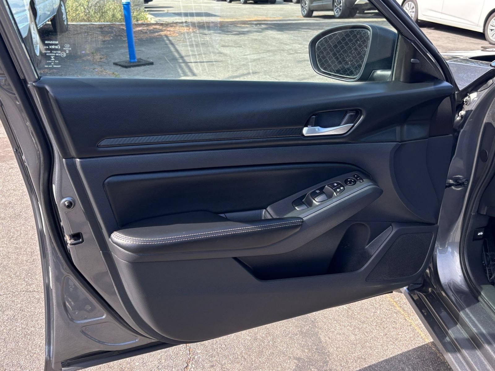 Used 2025 Nissan Altima 2.5 SV FWD image 18