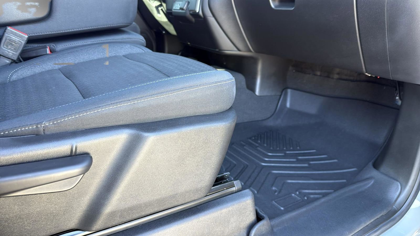 Used 2025 Chevrolet Silverado 1500 Custom image 25