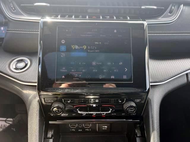 Used 2023 Jeep Grand Cherokee Altitude image 23