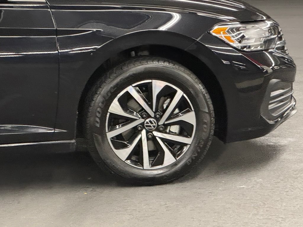 Certified 2024 Volkswagen Jetta S FWD image 32