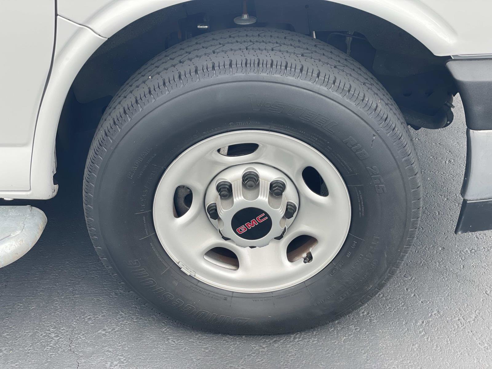 Used 2024 GMC Savana 2500 w/ Driver Convenience Package image 30