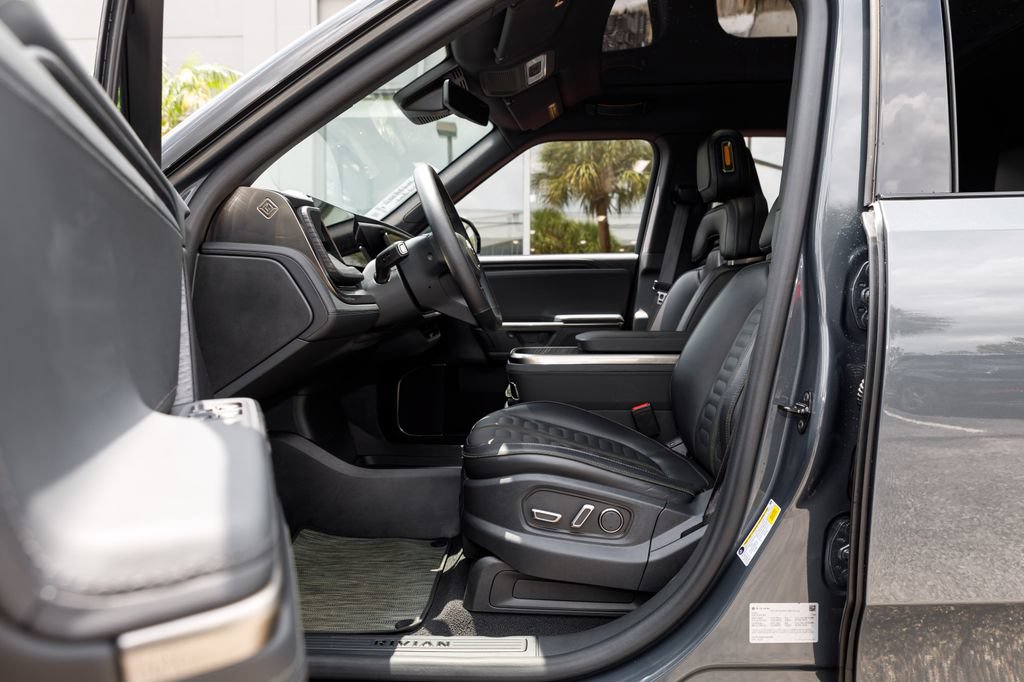 Used 2025 Rivian R1T Adventure AWD/4WD image 26