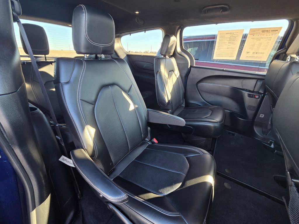 Used 2020 Chrysler Pacifica Touring-L w/ Advanced Safetytec Group image 32