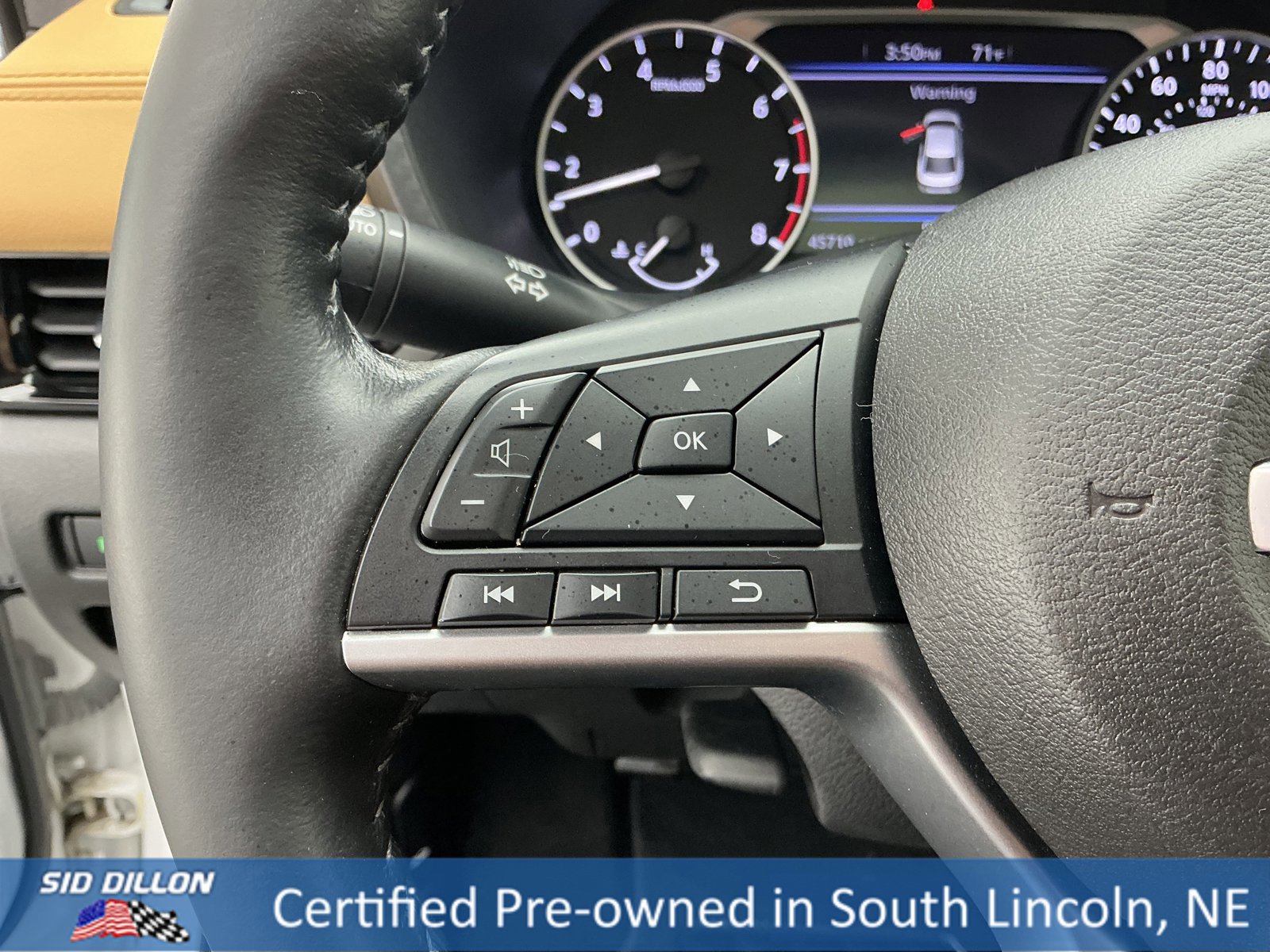 Used 2022 Nissan Sentra SV w/ SV Premium Package image 9