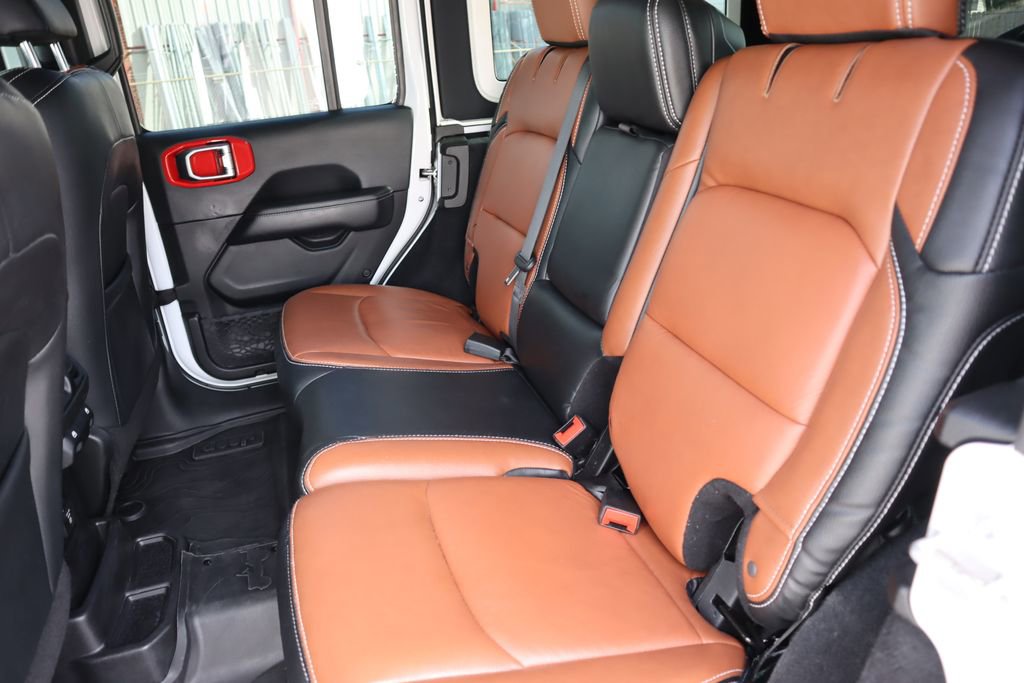 Used 2018 Jeep Wrangler Unlimited Sahara image 21