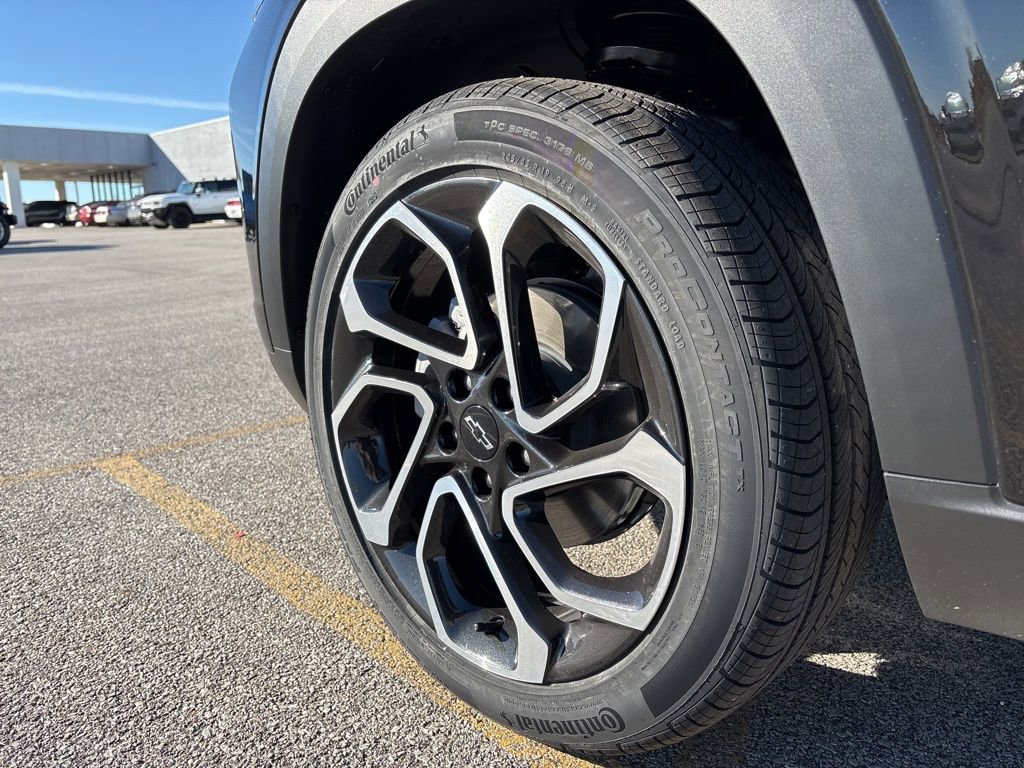 New 2026 Chevrolet Trax RS w/ Sunroof Package image 5