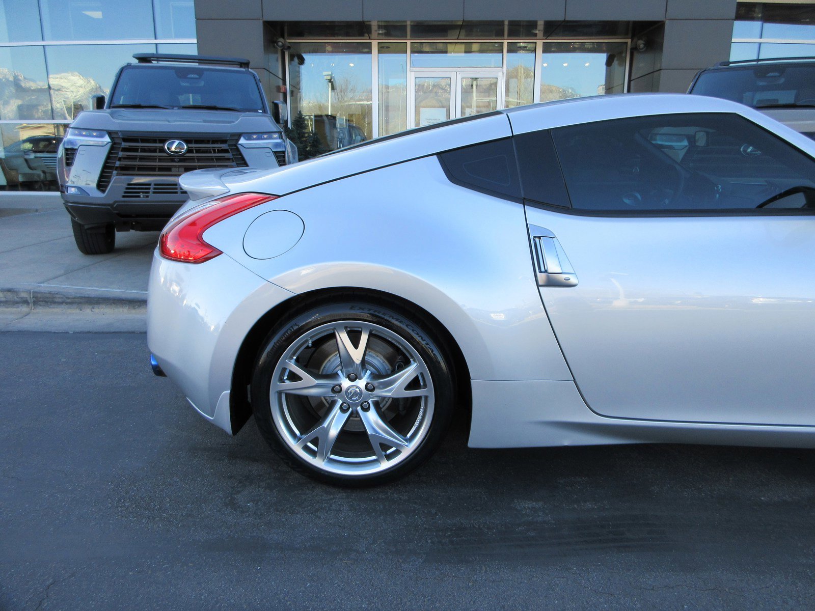 Used 2009 Nissan 370Z Touring w/ Sport Pkg image 12