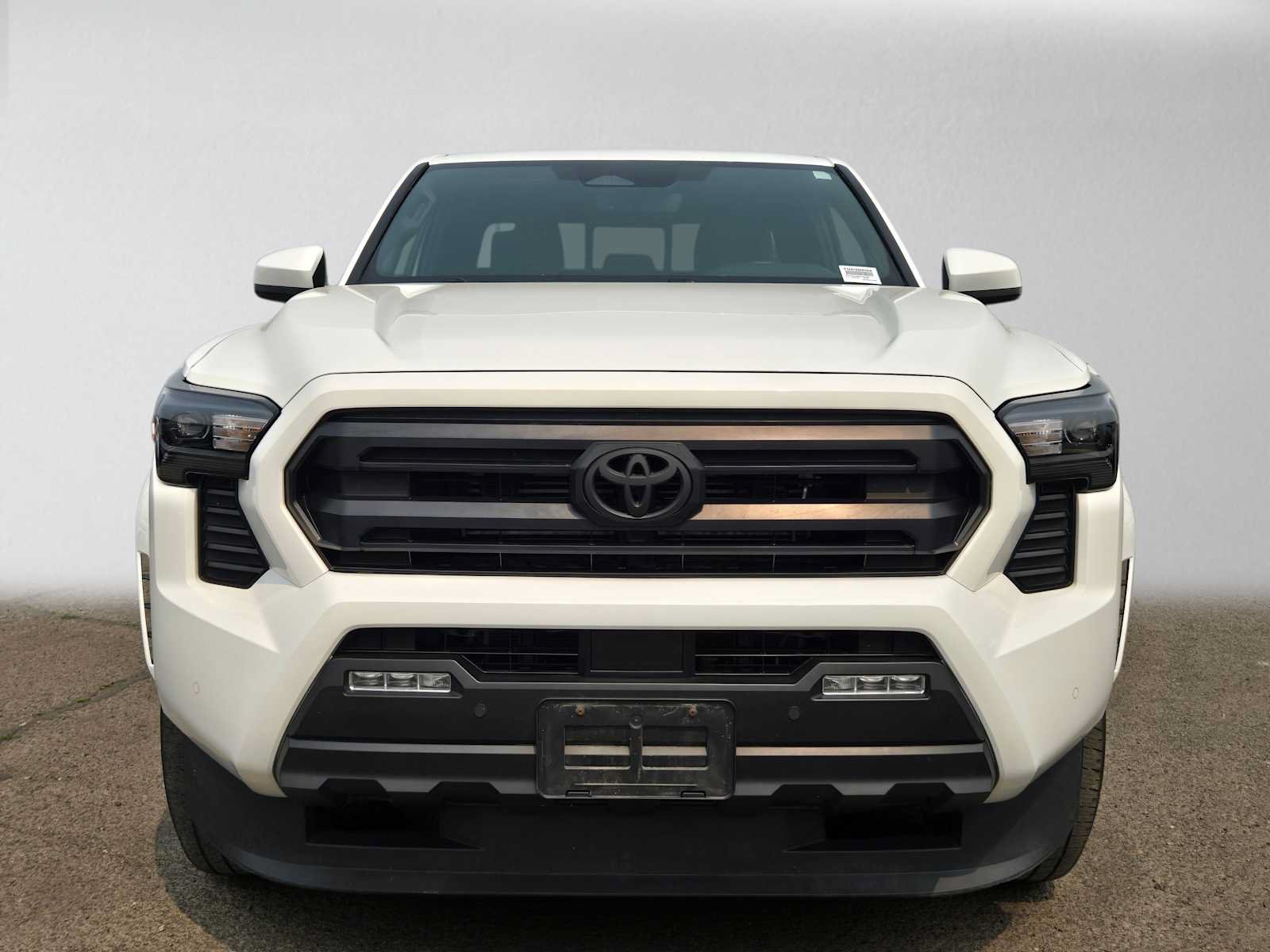 Used 2024 Toyota Tacoma SR5 w/ SR5 Upgrade Package AWD/4WD image 9