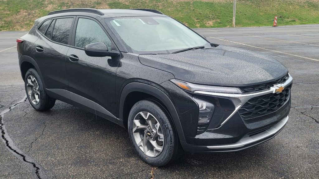 New 2026 Chevrolet Trax LT image 2