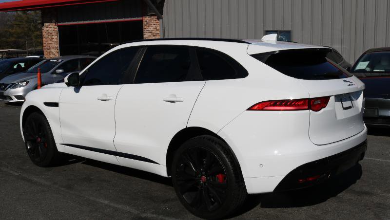 Used 2018 Jaguar F-PACE S image 6