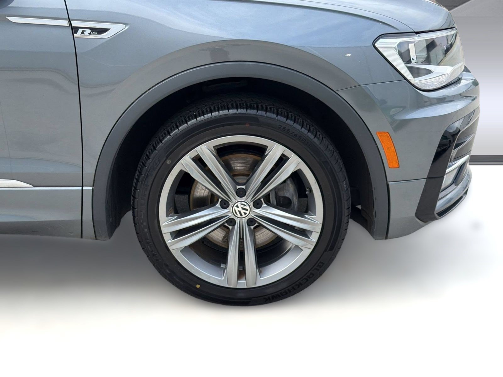 Used 2019 Volkswagen Tiguan SEL R-Line FWD image 13