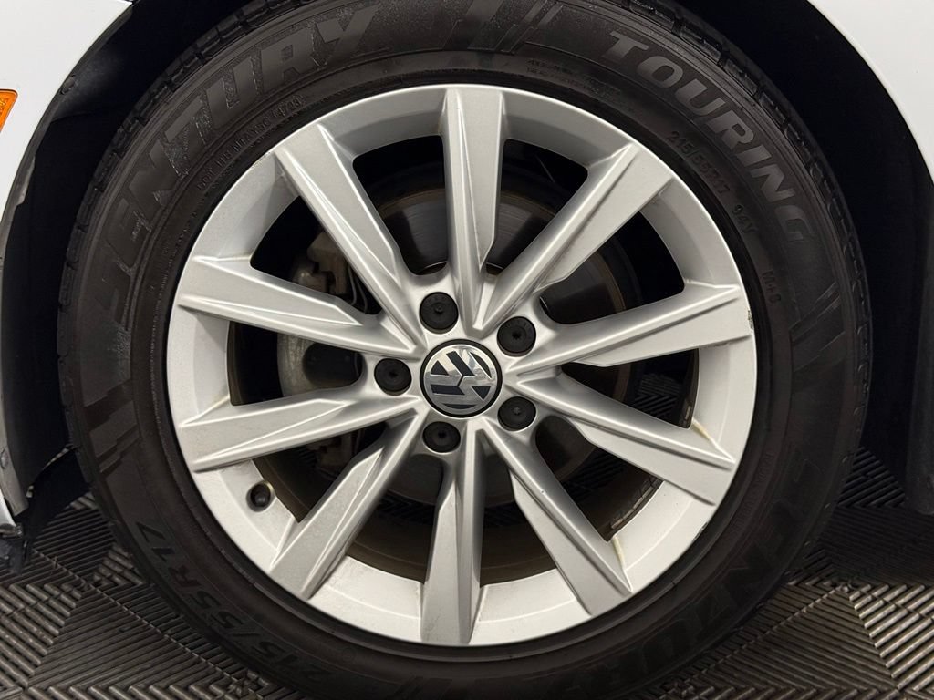 Used 2018 Volkswagen Beetle 2.0T S w/ Style & Comfort Package For S FWD image 27