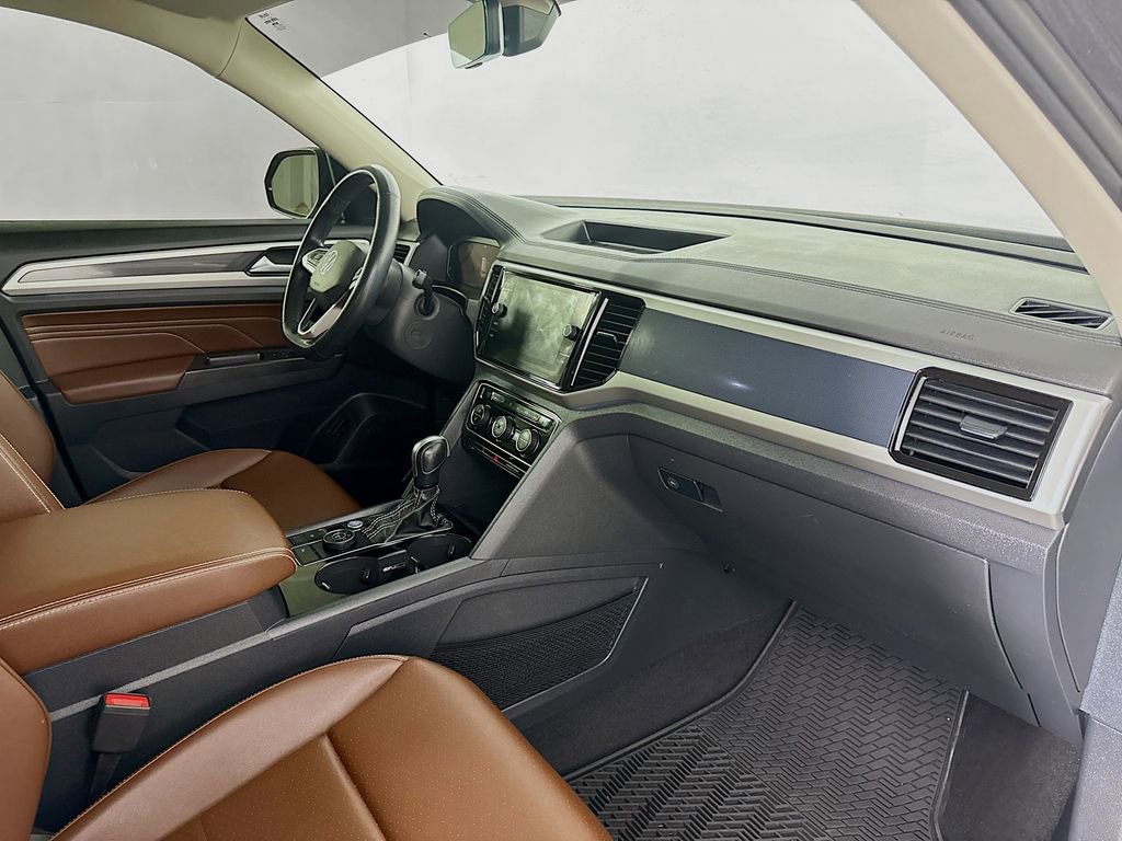 Used 2023 Volkswagen Atlas SEL R-Line image 31