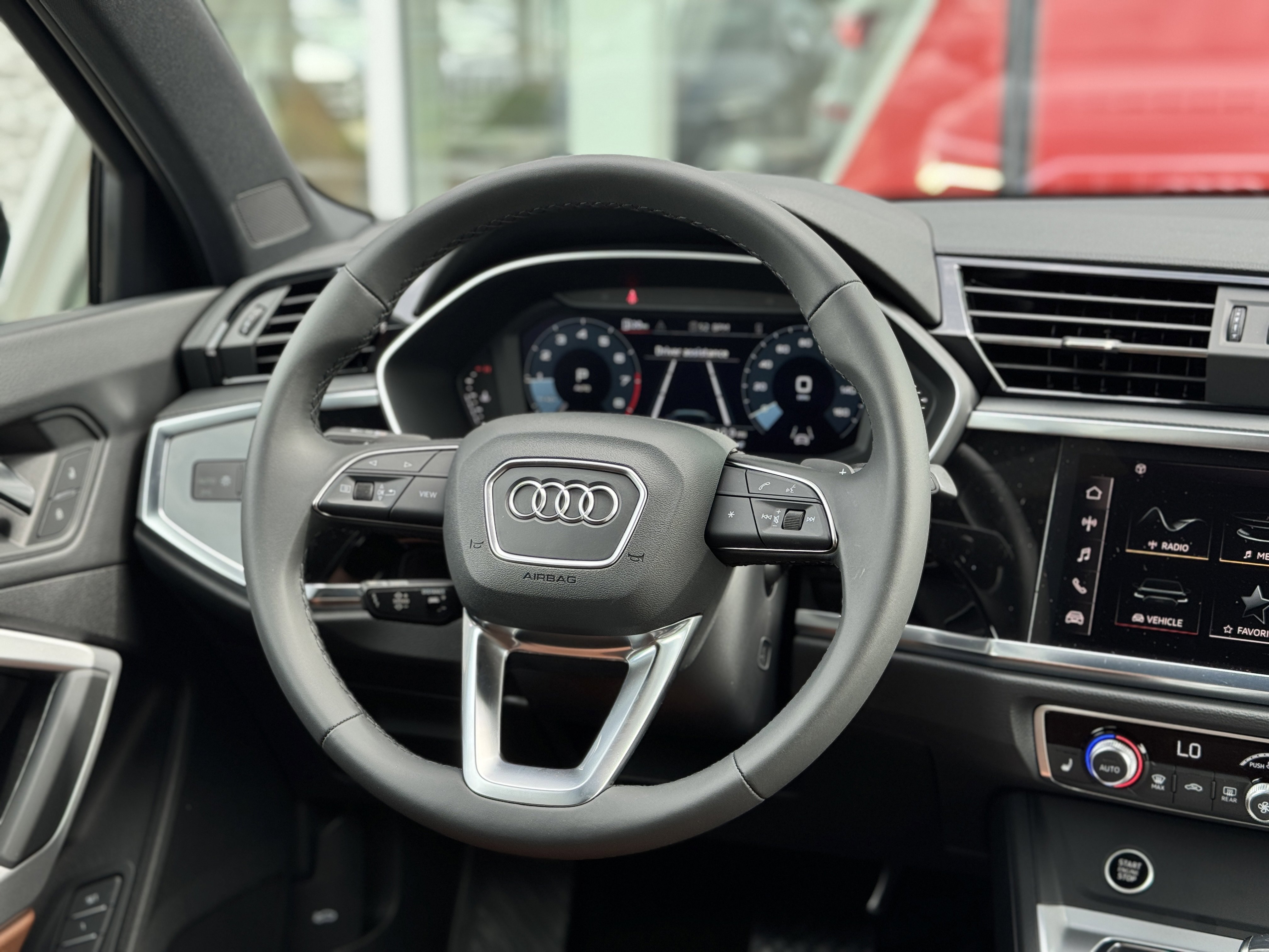 New 2025 Audi Q3 2.0T Premium image 11