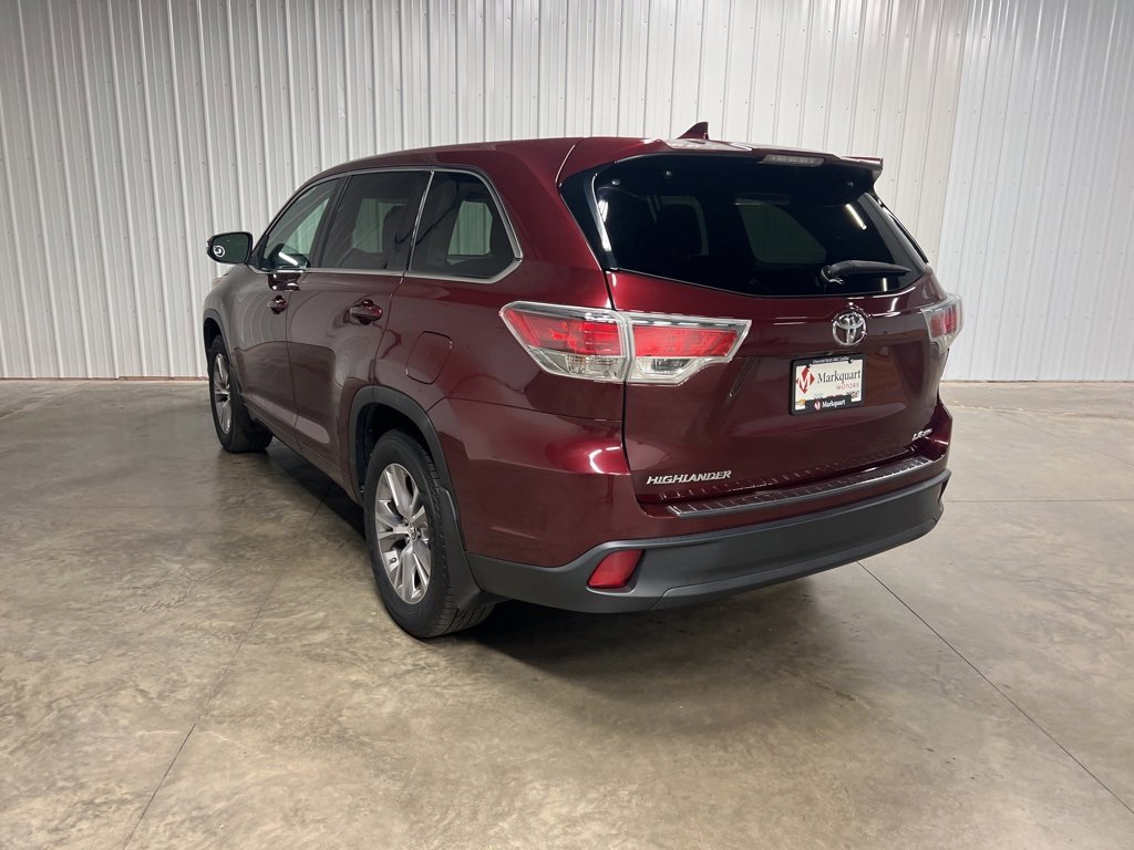 Used 2016 Toyota Highlander LE image 4