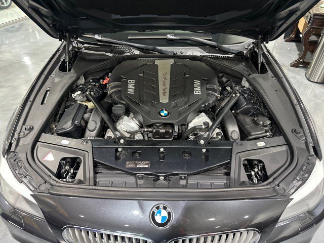 Used 2013 BMW 550i Sedan RWD image 25