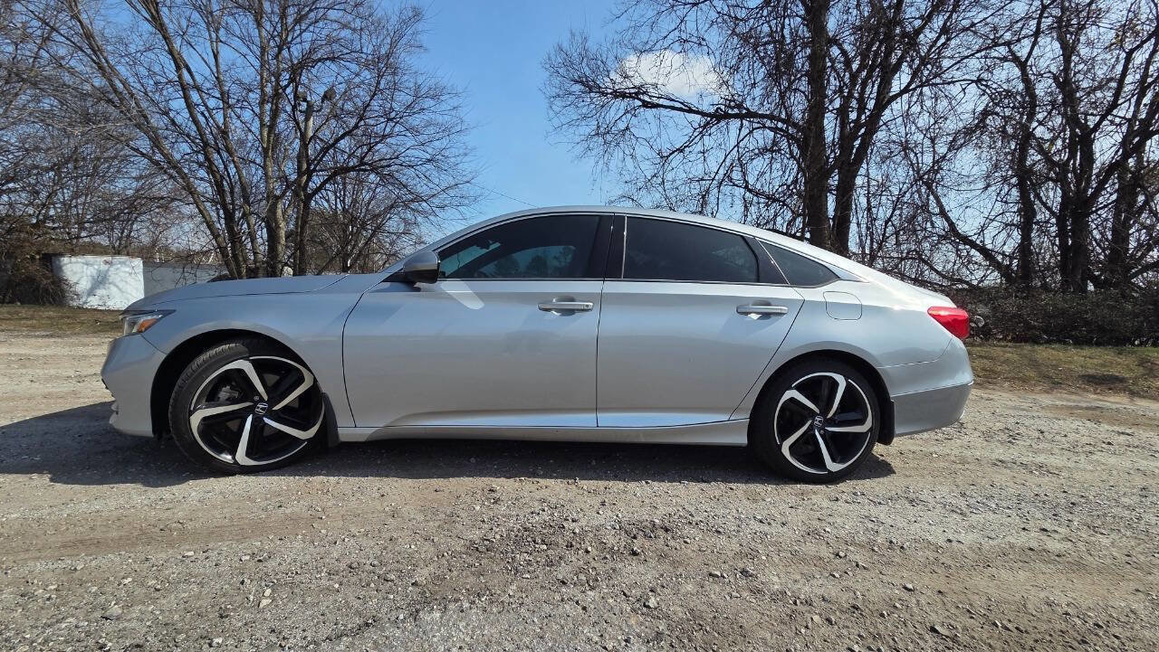 Used 2018 Honda Accord Sport image 2