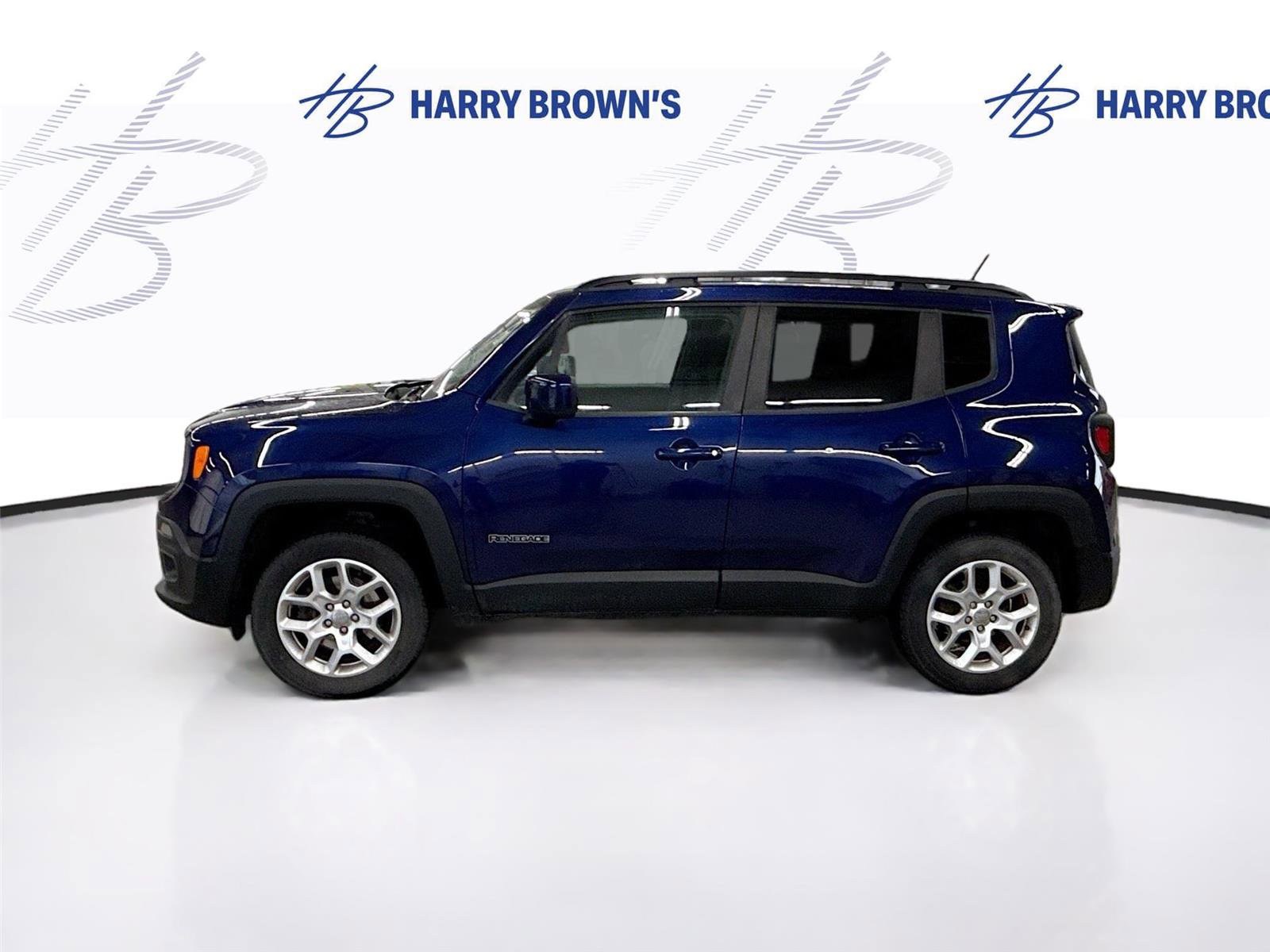 Used 2017 Jeep Renegade Latitude w/ Cold Weather Group AWD/4WD image 8