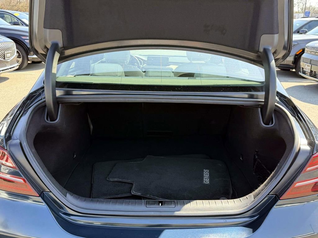 Certified 2024 Genesis G70 2.5T image 8