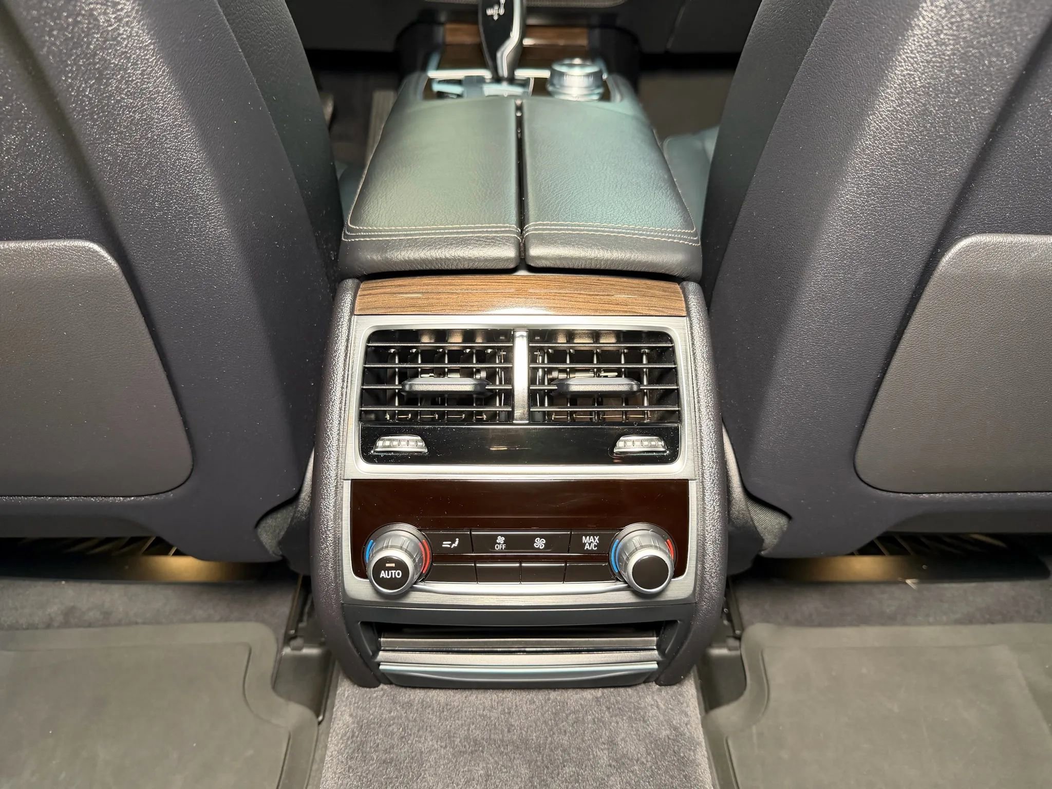 Used 2016 BMW 740i RWD image 22