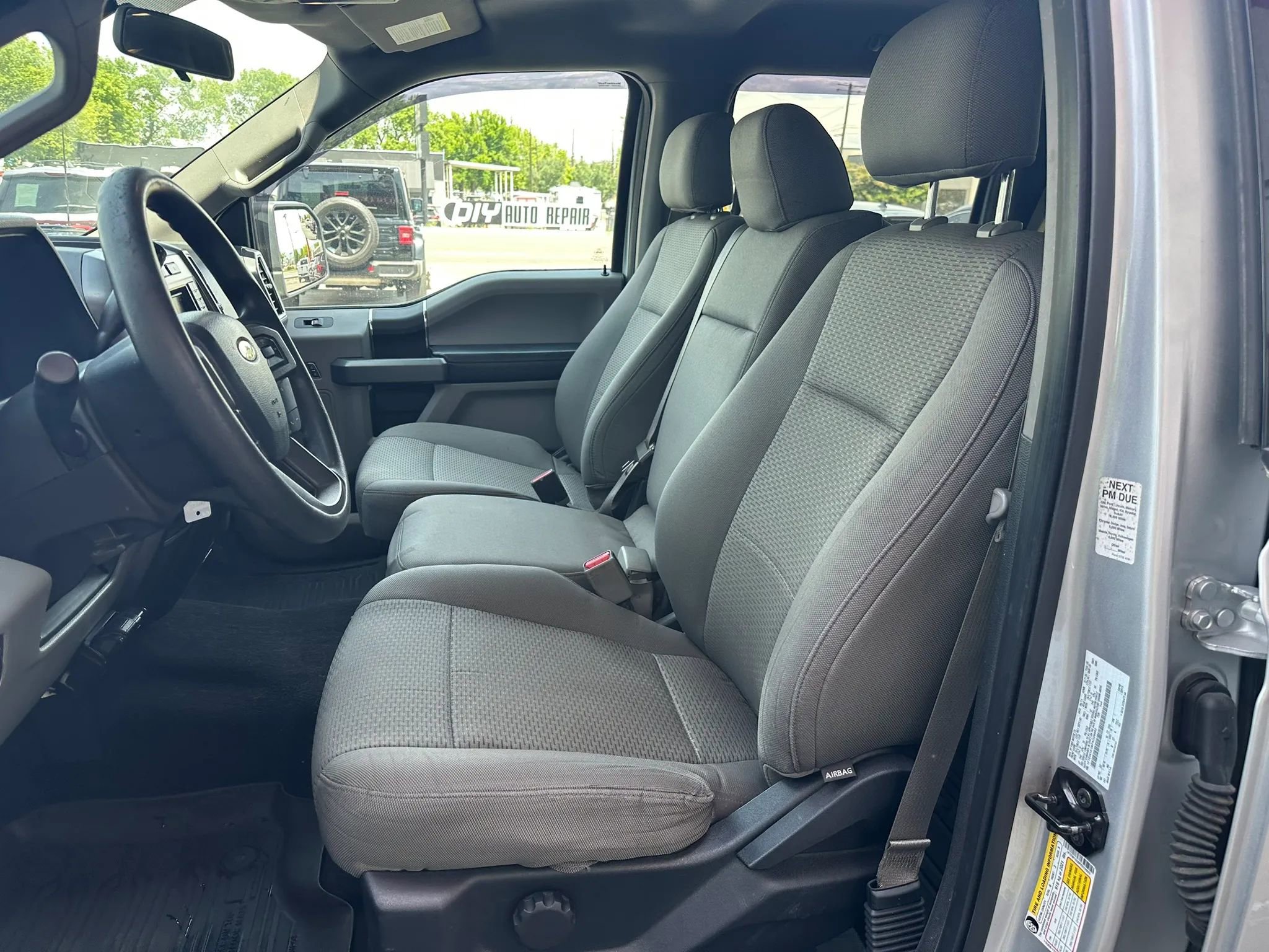 Used 2015 Ford F150 XLT AWD/4WD image 9