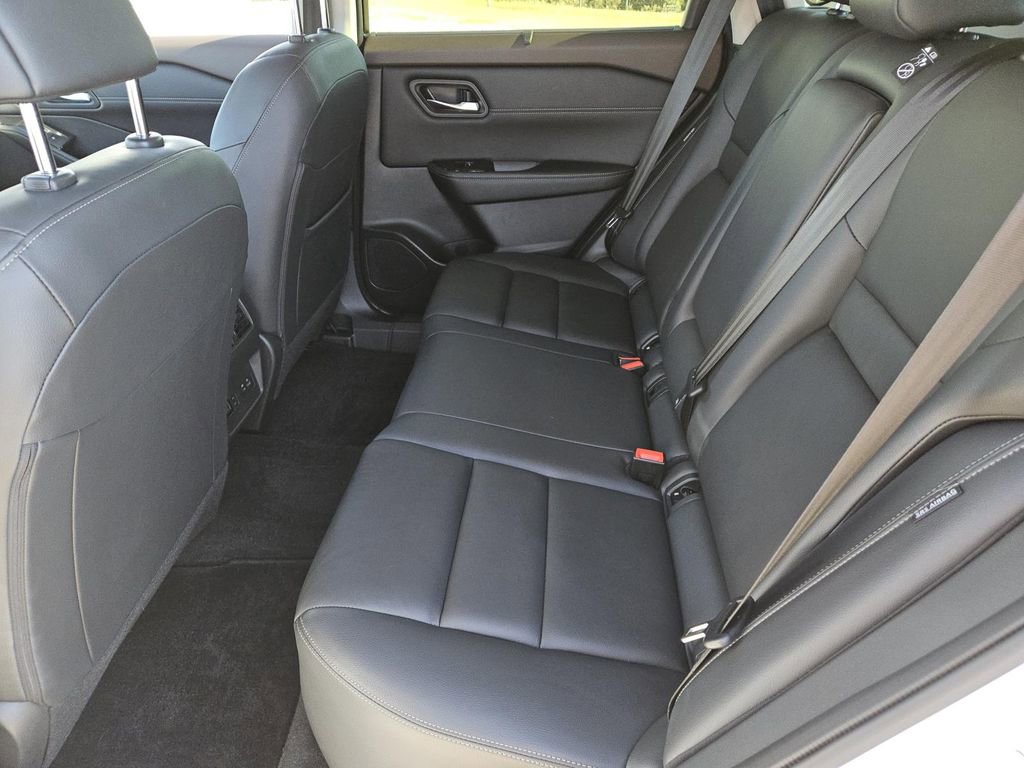 Used 2023 Nissan Rogue SL w/ SL Premium Package image 28