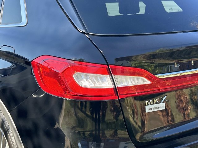 Used 2016 Lincoln MKX Select w/ Select Plus Package FWD image 9