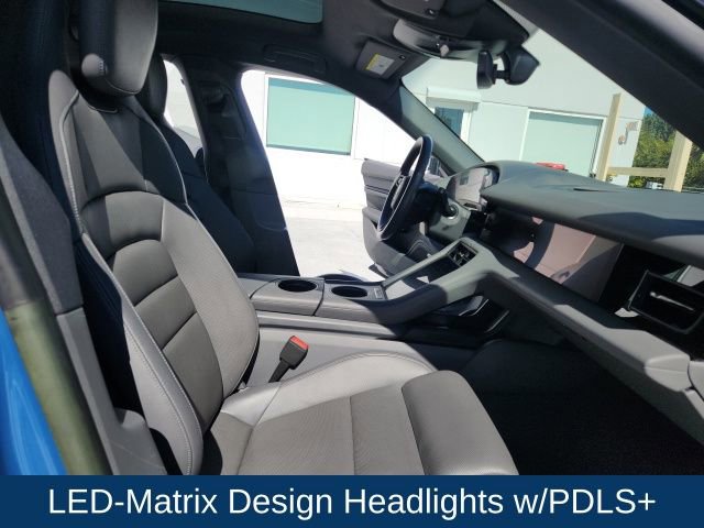 Used 2022 Porsche Taycan image 24