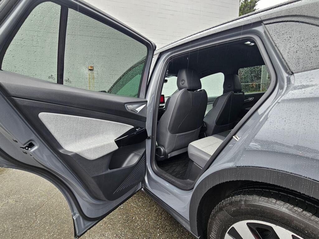 Used 2023 Volkswagen ID.4 Pro RWD image 17