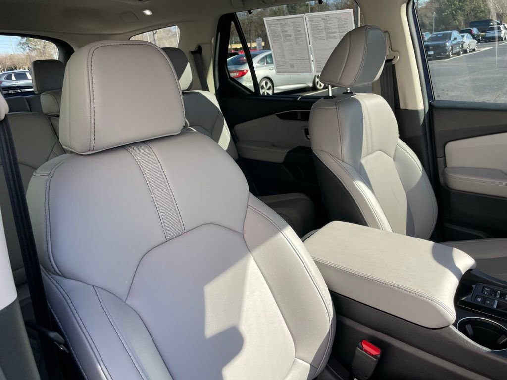 Certified 2025 Honda Pilot EX-L image 30
