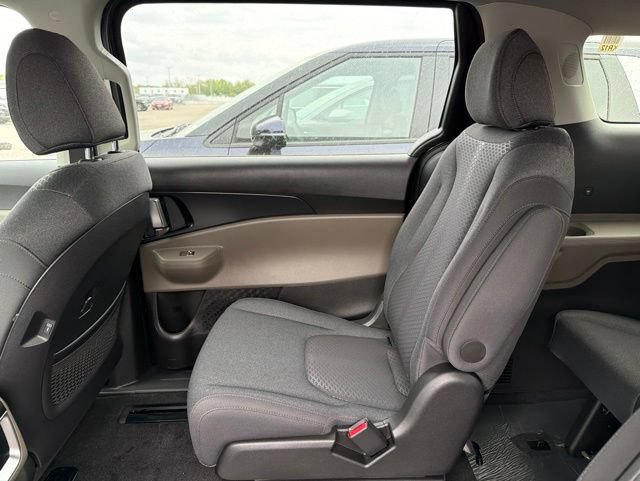 New 2026 Kia Carnival LX FWD image 9