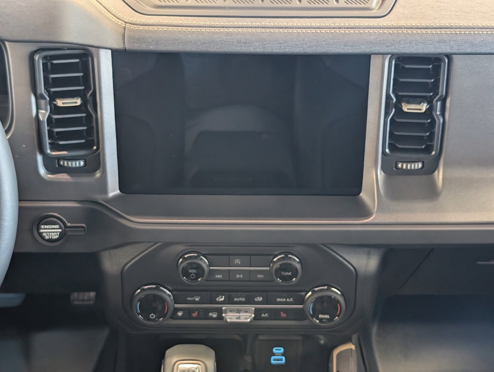 New 2025 Ford Bronco Badlands image 14