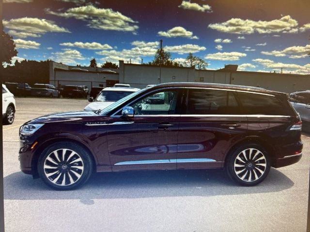 Used 2022 Lincoln Aviator Black Label Grand Touring AWD/4WD image 3