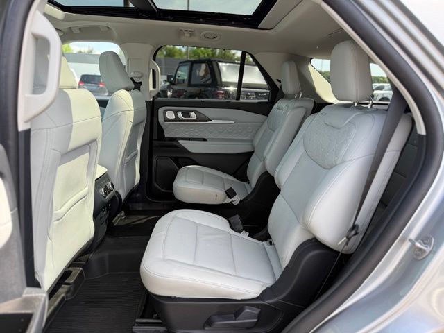 Used 2025 Ford Explorer Platinum w/ LUX Leather Package AWD/4WD image 15