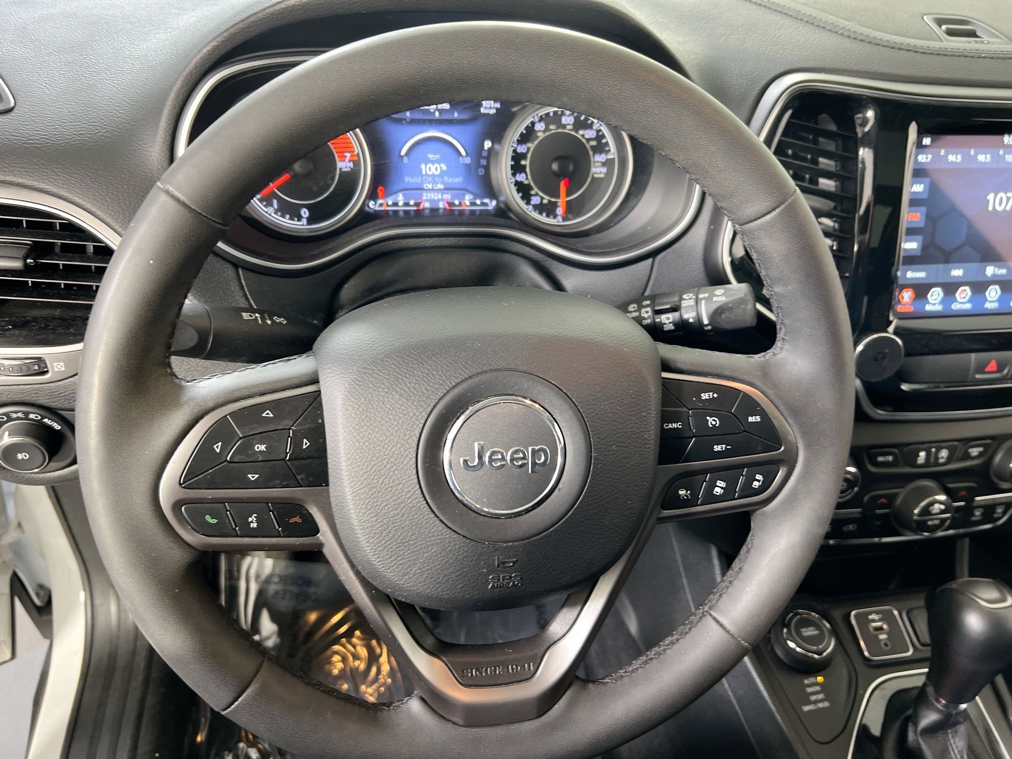 Used 2022 Jeep Cherokee Limited AWD/4WD image 10