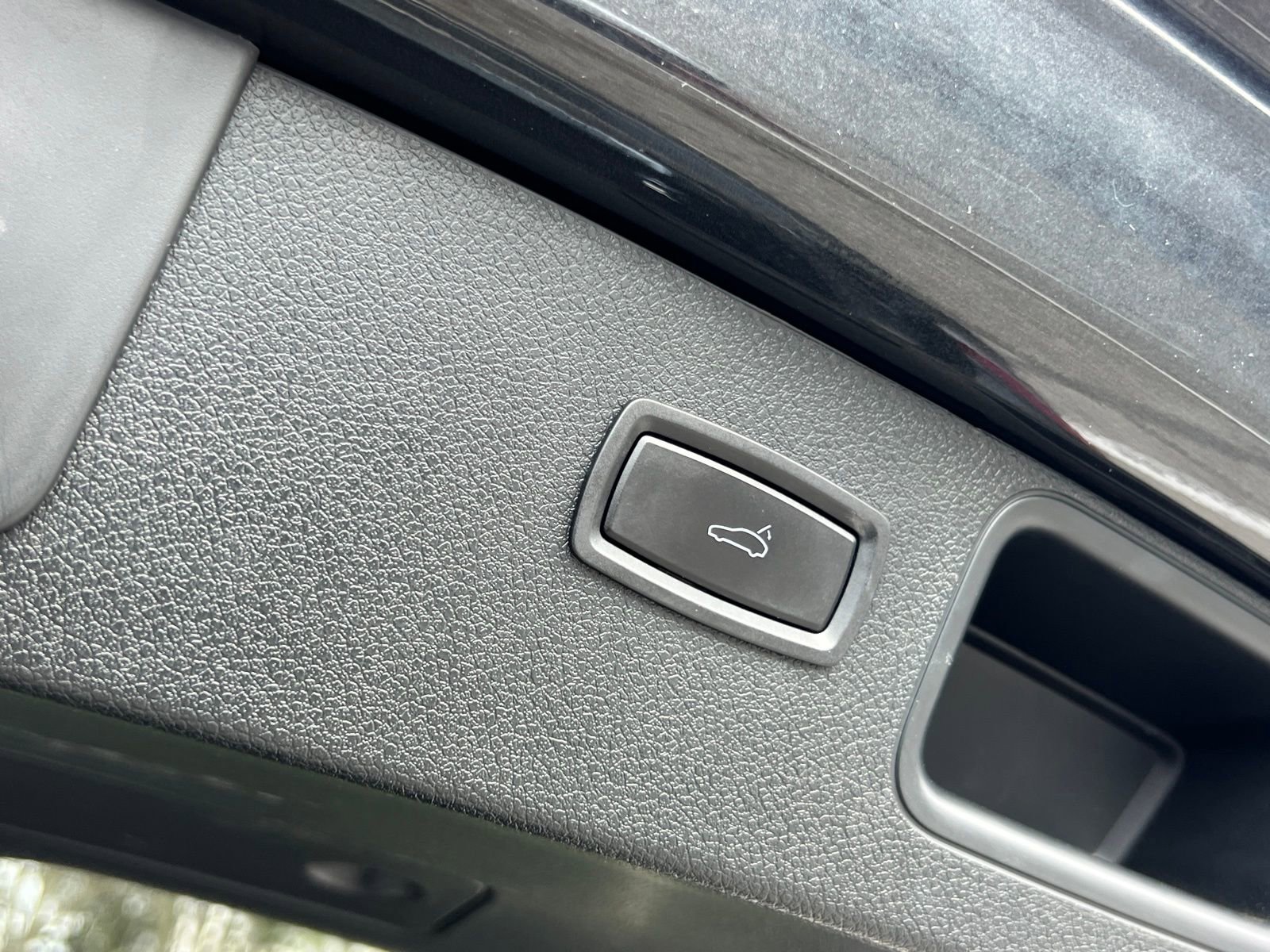 Certified 2020 Porsche Macan image 21