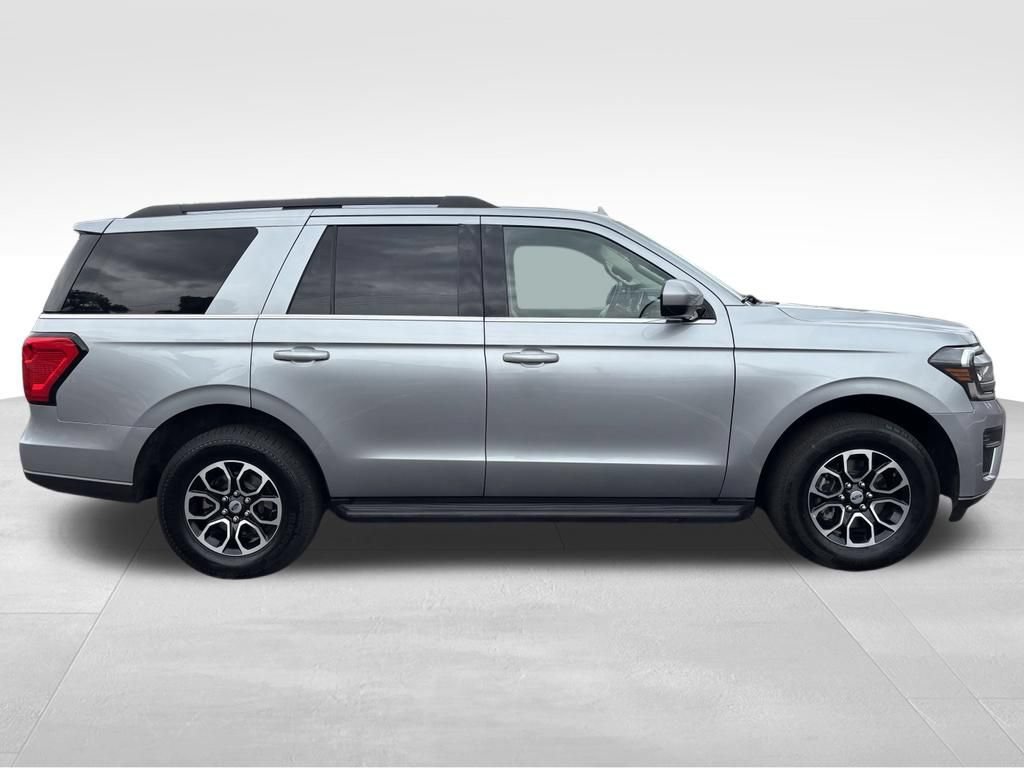 Used 2024 Ford Expedition XLT AWD/4WD image 6