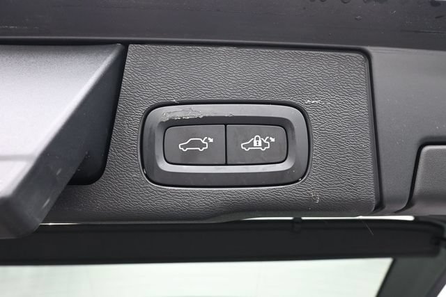 Used 2025 Volvo XC60 B5 Ultra w/ Protection Package Premier AWD/4WD image 32